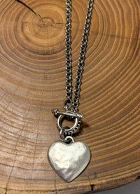 Belle Via Jewelry Small Heart Toggle Necklace