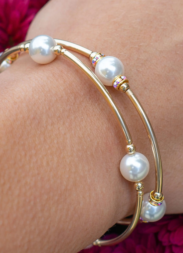 Blessing Bracelet in White Pearls With Gold Links 8mm Beads
