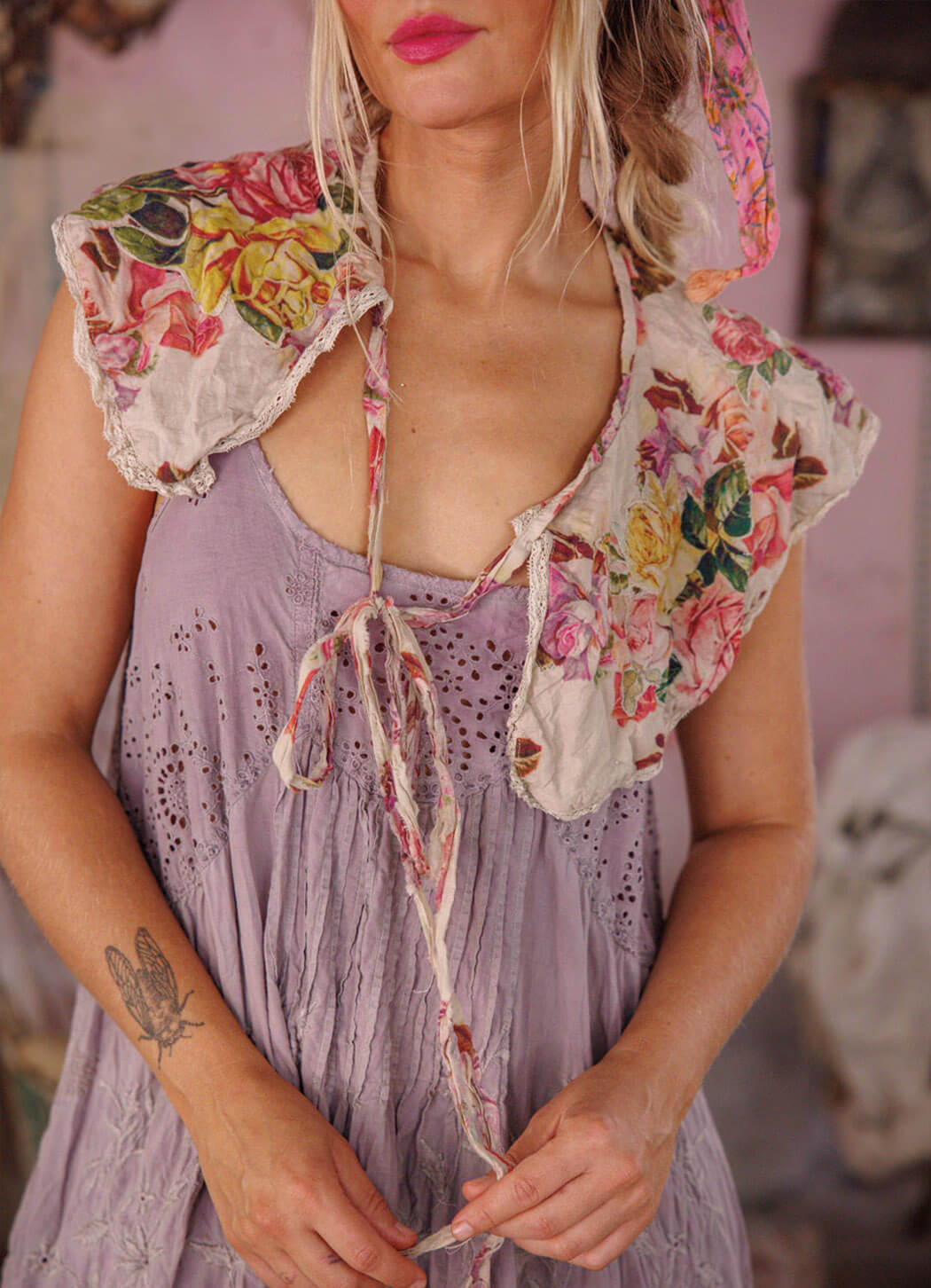 Magnolia Pearl Floral Applique Hannes Collar