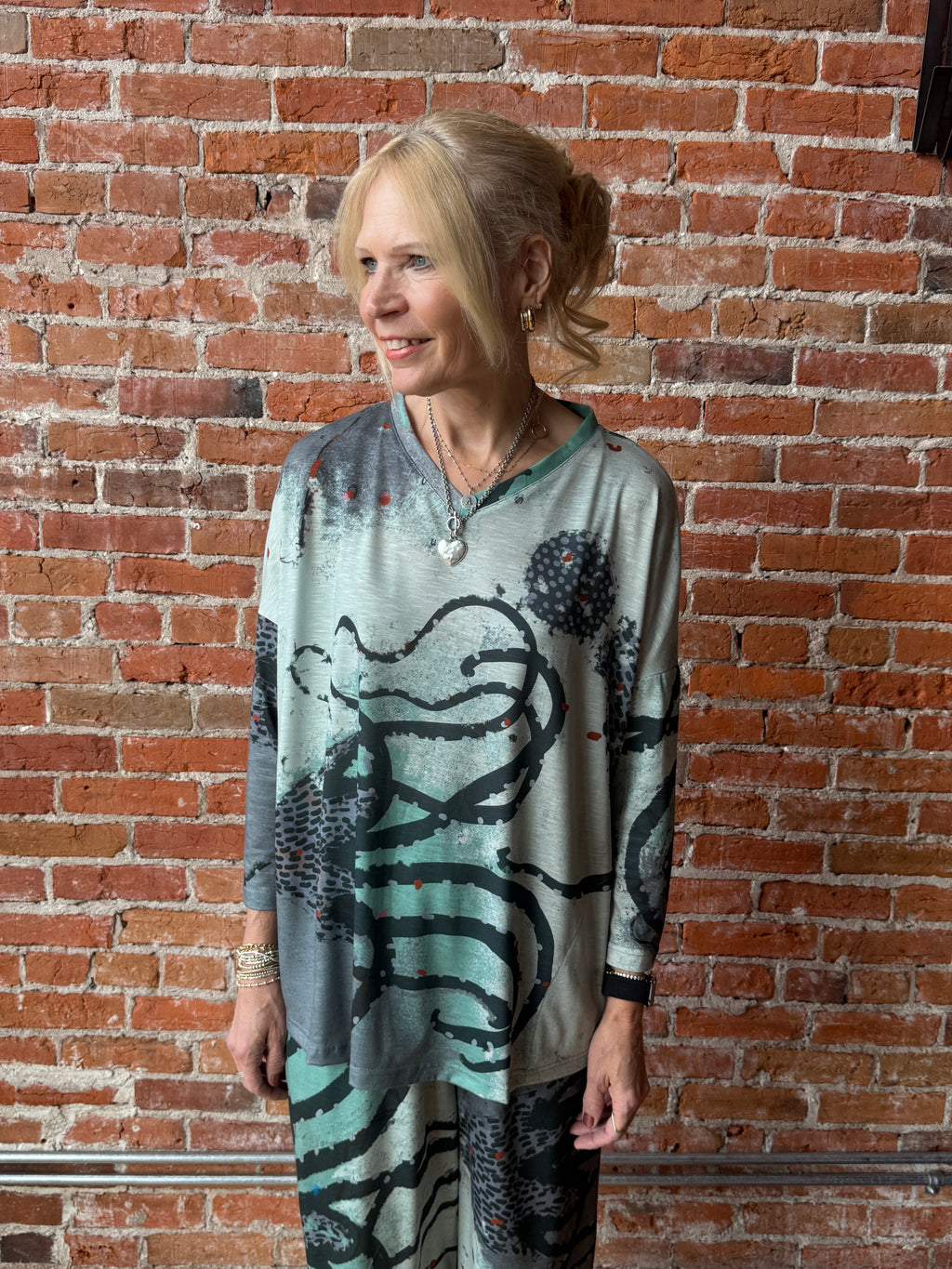 3 Potato V Neck Top – Details Direct