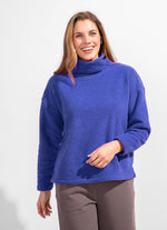 Escape Frosted Polar Fleece Cropped Pullover
