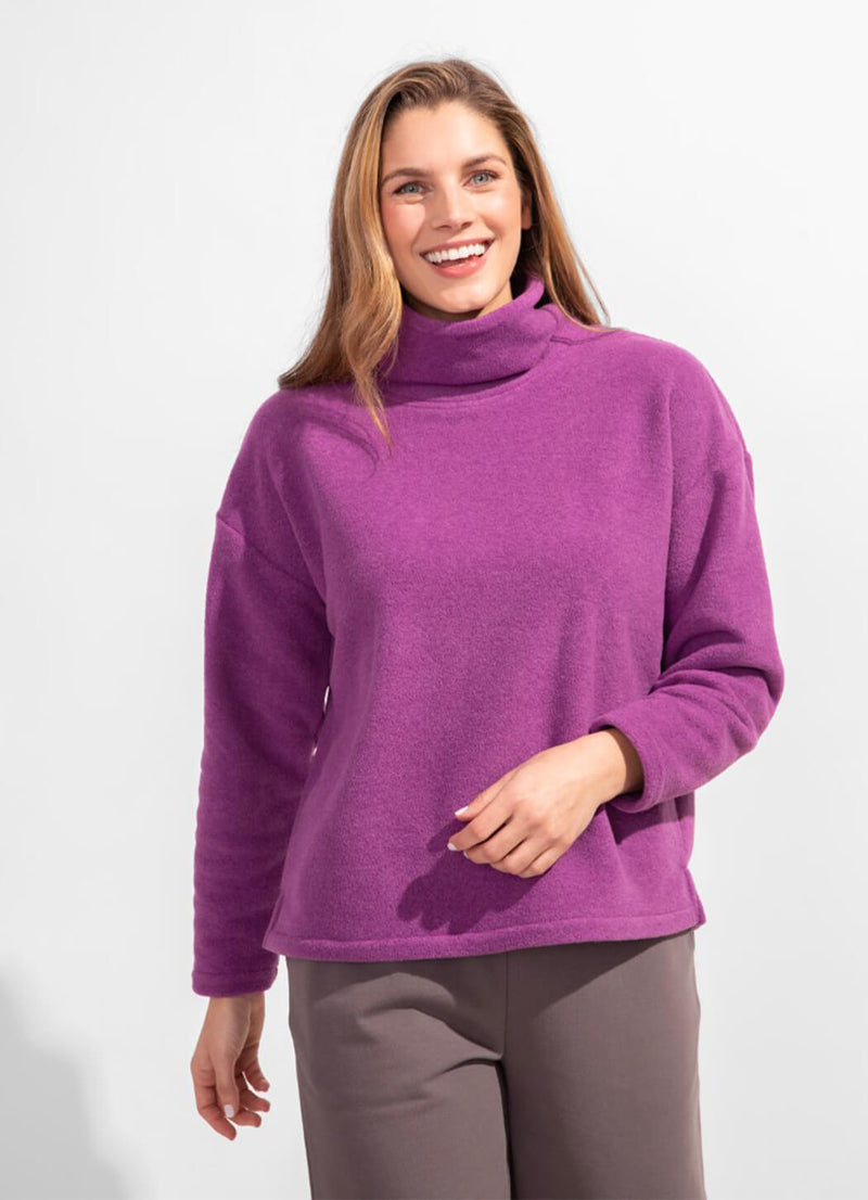 Escape Frosted Polar Fleece Cropped Pullover