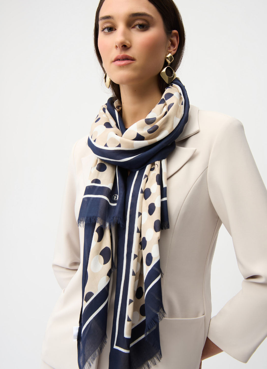 Joseph Ribkoff Scarf