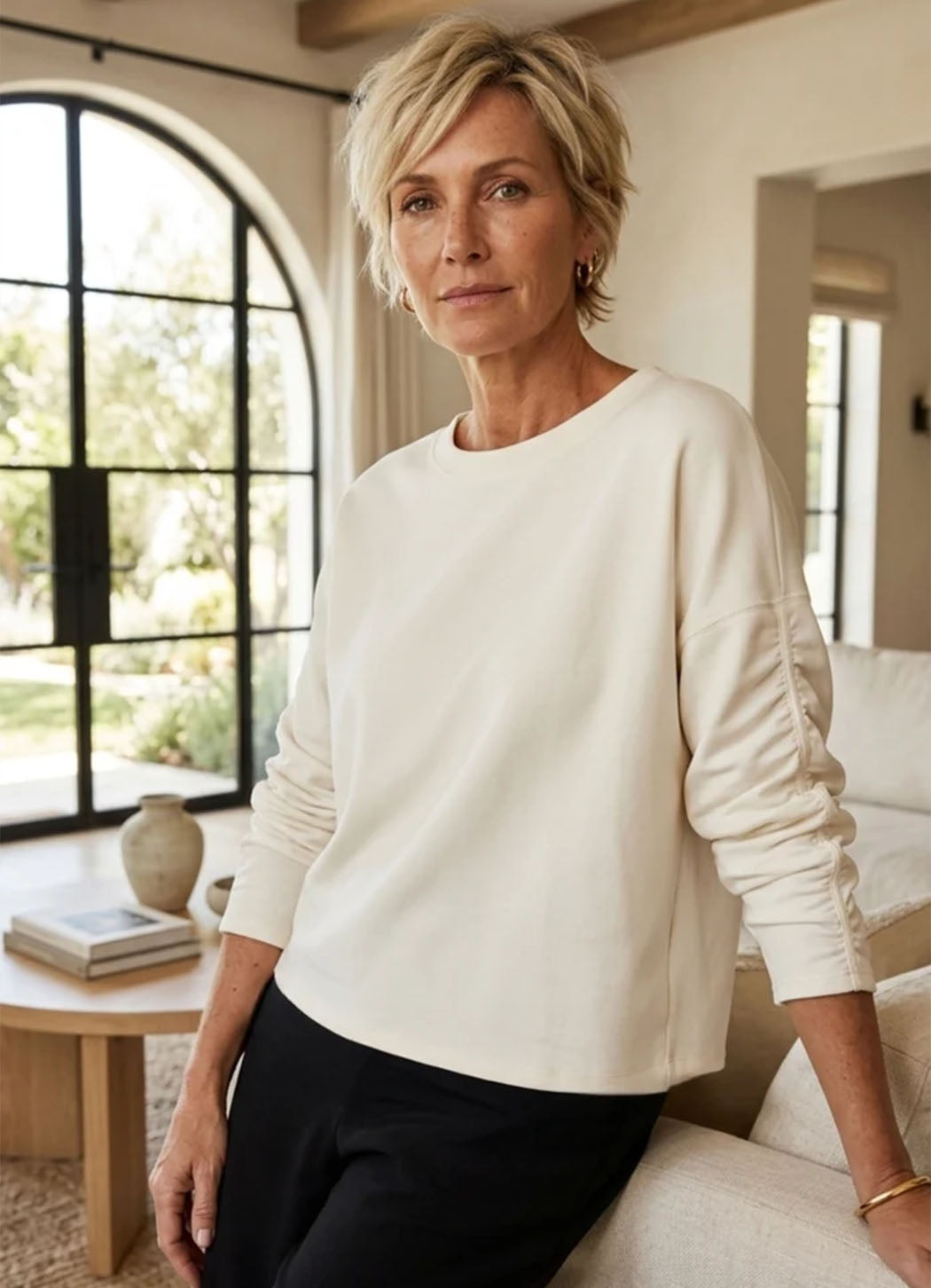 Olivia Feather Lux Knit Solid Wander Pullover