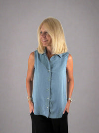 Lulu B Sleeveless Button Up Top