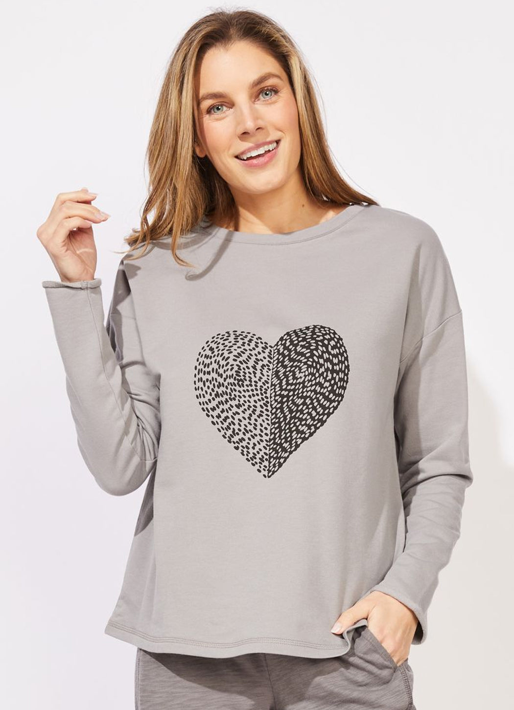 Escape Destination Fleece Heart Pullover