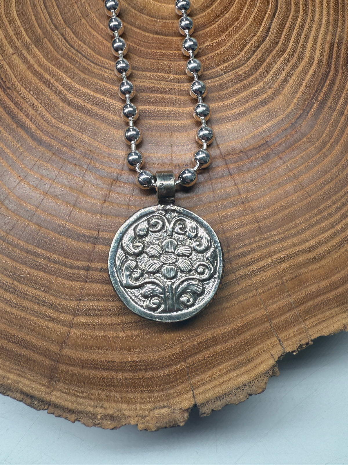 Belle Via One-Of-A-Kind Abalone Medium Flower Necklace