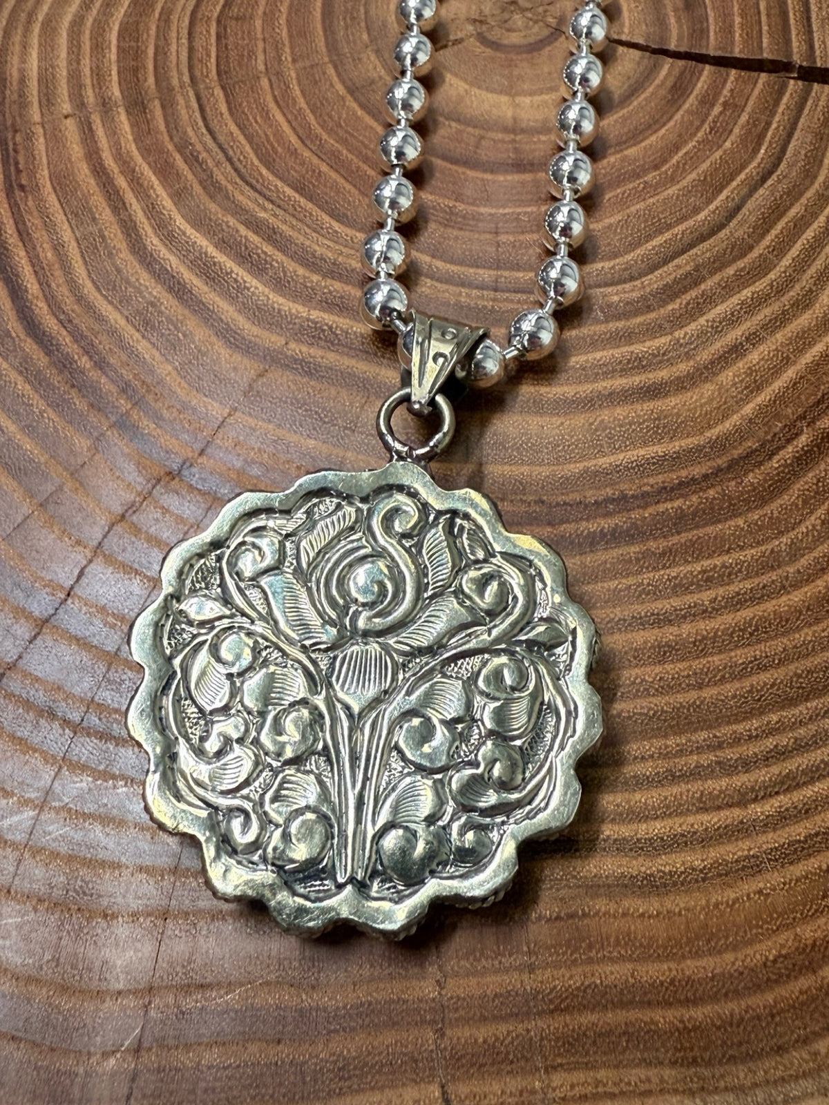 Belle Via Jewelry One-Of-A-Kind Mother Of Pearl Flower Necklace