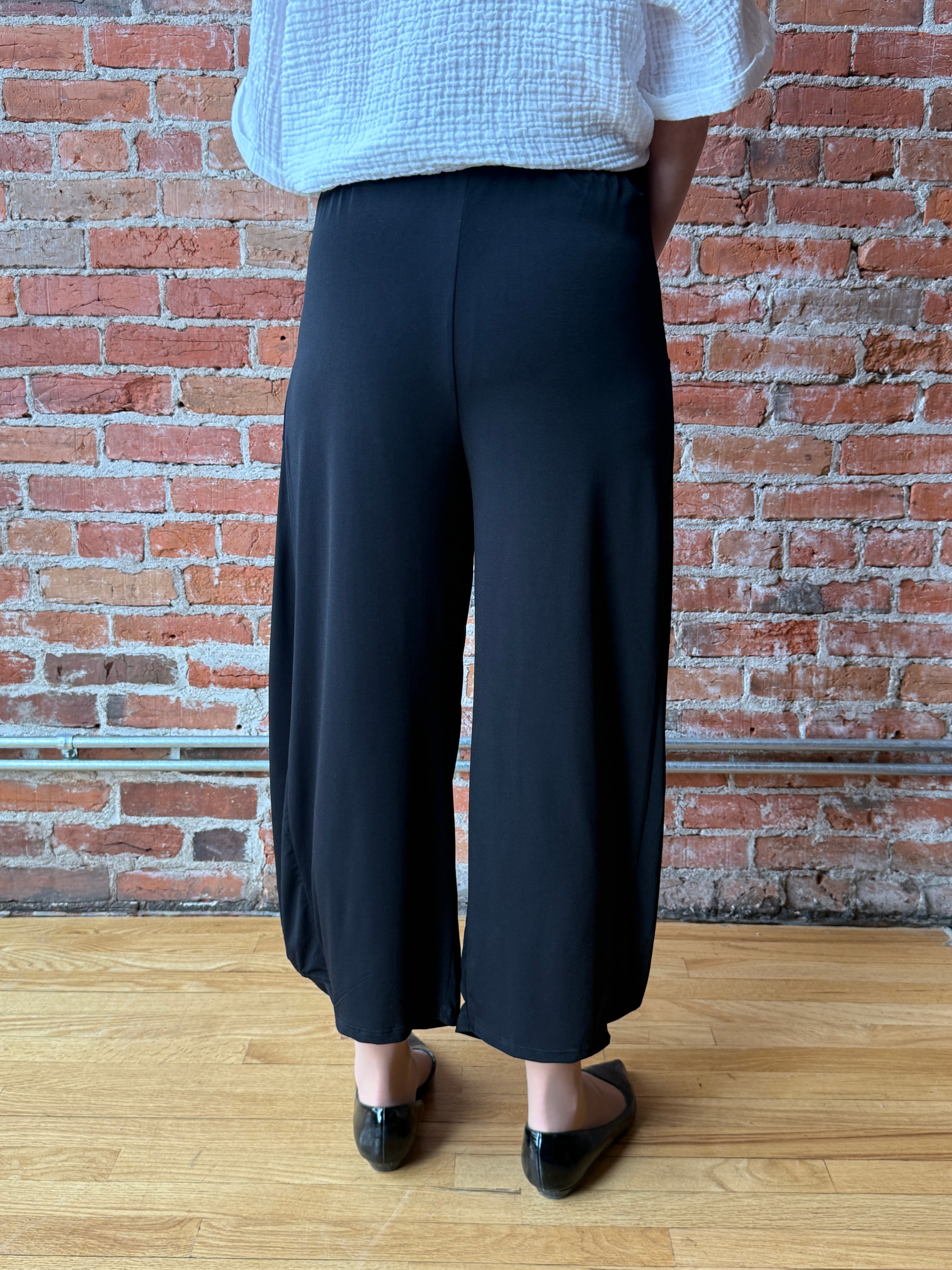 ★24-25FW新作★BINARY01★DOUZEN PATCH CARPENTER WIDE PANTS Women's Hemp Blend Twill Darted Wide Pants | MUJI USA