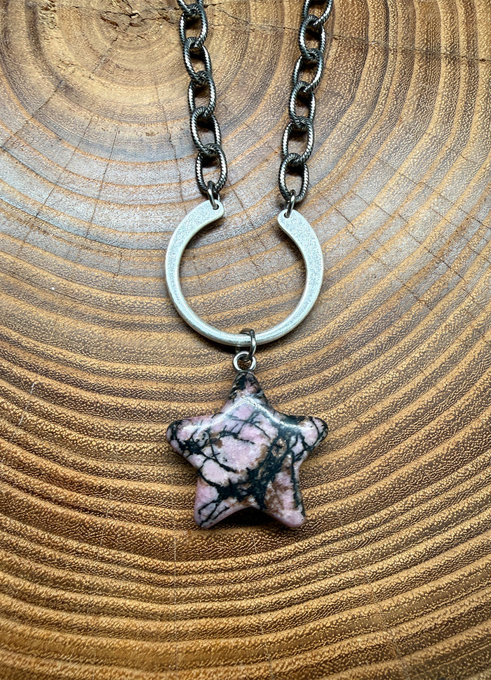 Belle Via Jewelry Horseshoe Star Necklace - Pink