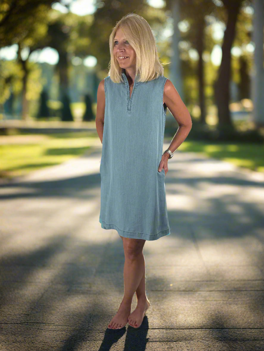 Lulu B Sleeveless Zip Up Dress – Details Direct