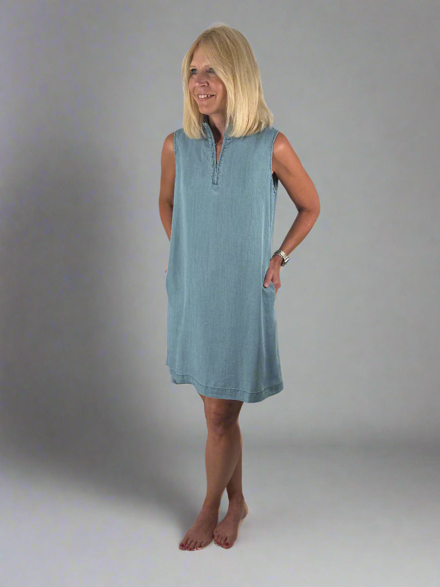 Lulu B Sleeveless Zip Up Dress