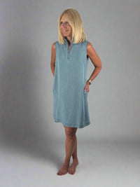 Lulu B Sleeveless Zip Up Dress