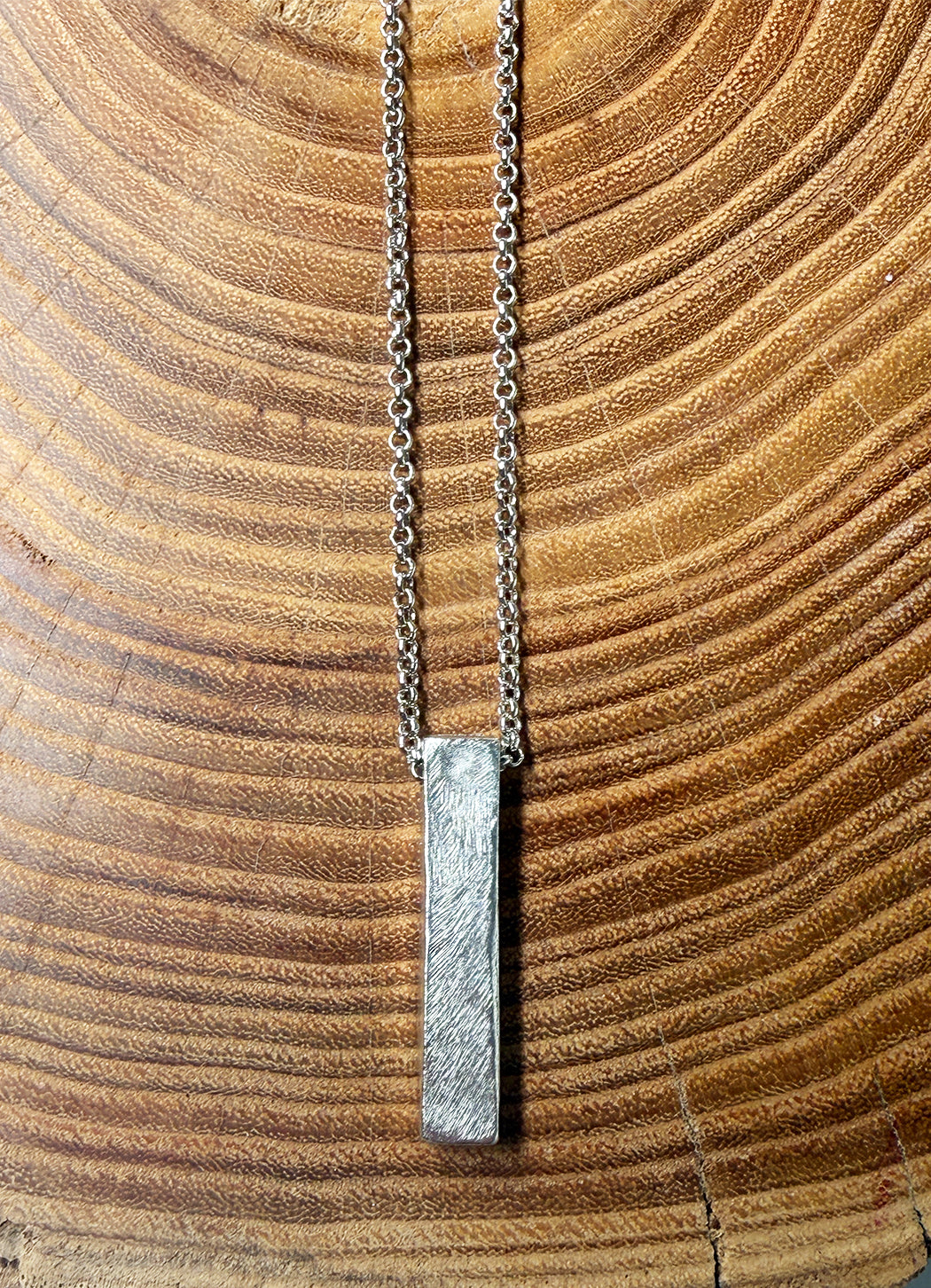 Belle Via Jewelry Hammered Bar Necklace
