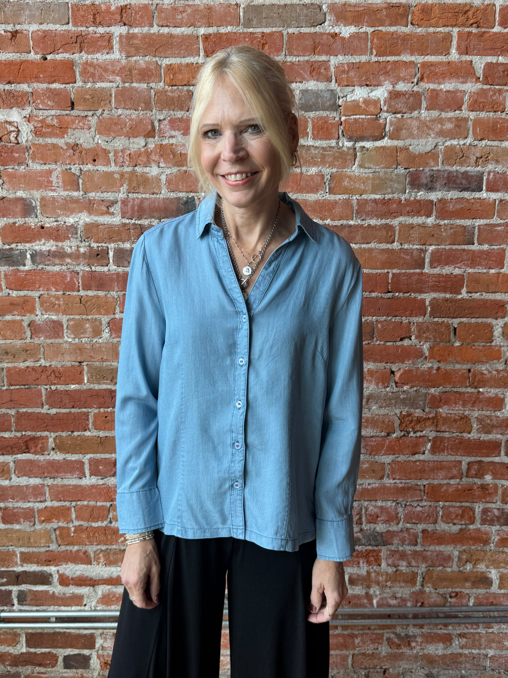 Lulu B Chambray Shirt – Details Direct