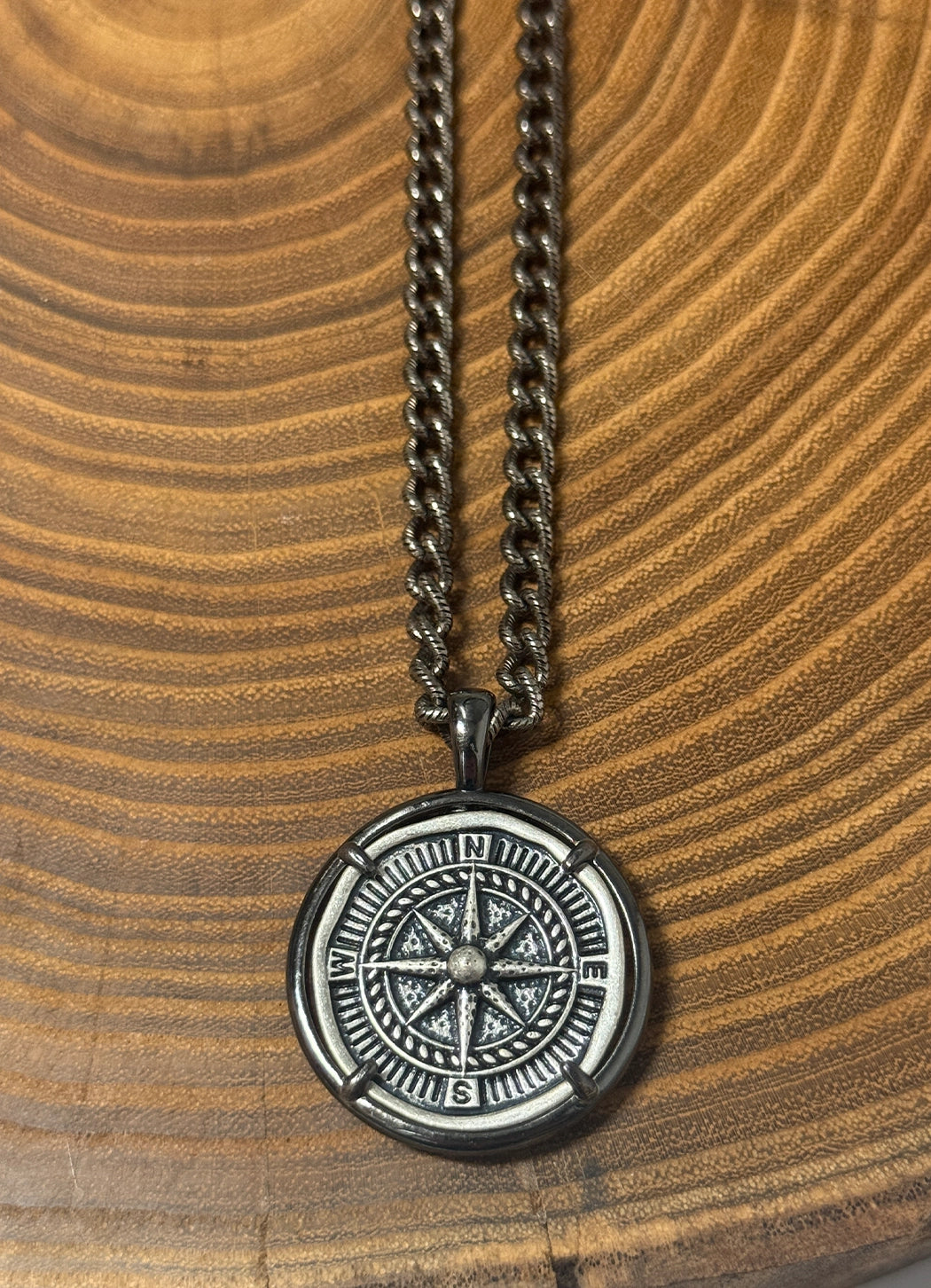 Belle Via Jewelry Compass Pendant Necklace