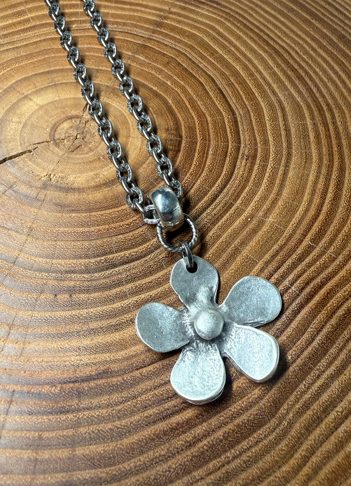 Belle Via Jewelry Groovy Flower Necklace