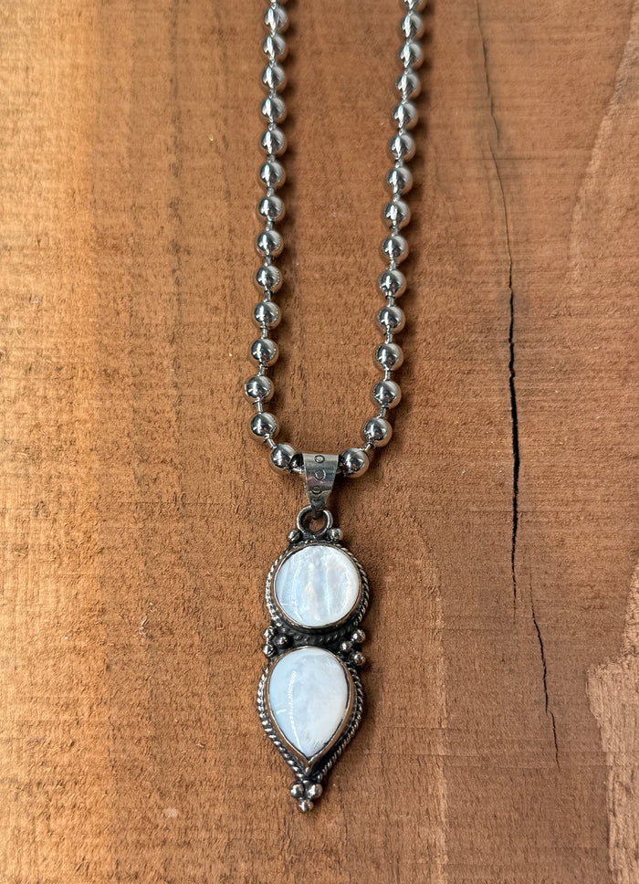 Belle Via Jewelry One-Of-A-Kind Mother of Pearl Necklace