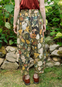 Market of Stars I Dream in Flowers Linen Cropped Artist Pants w/Bees