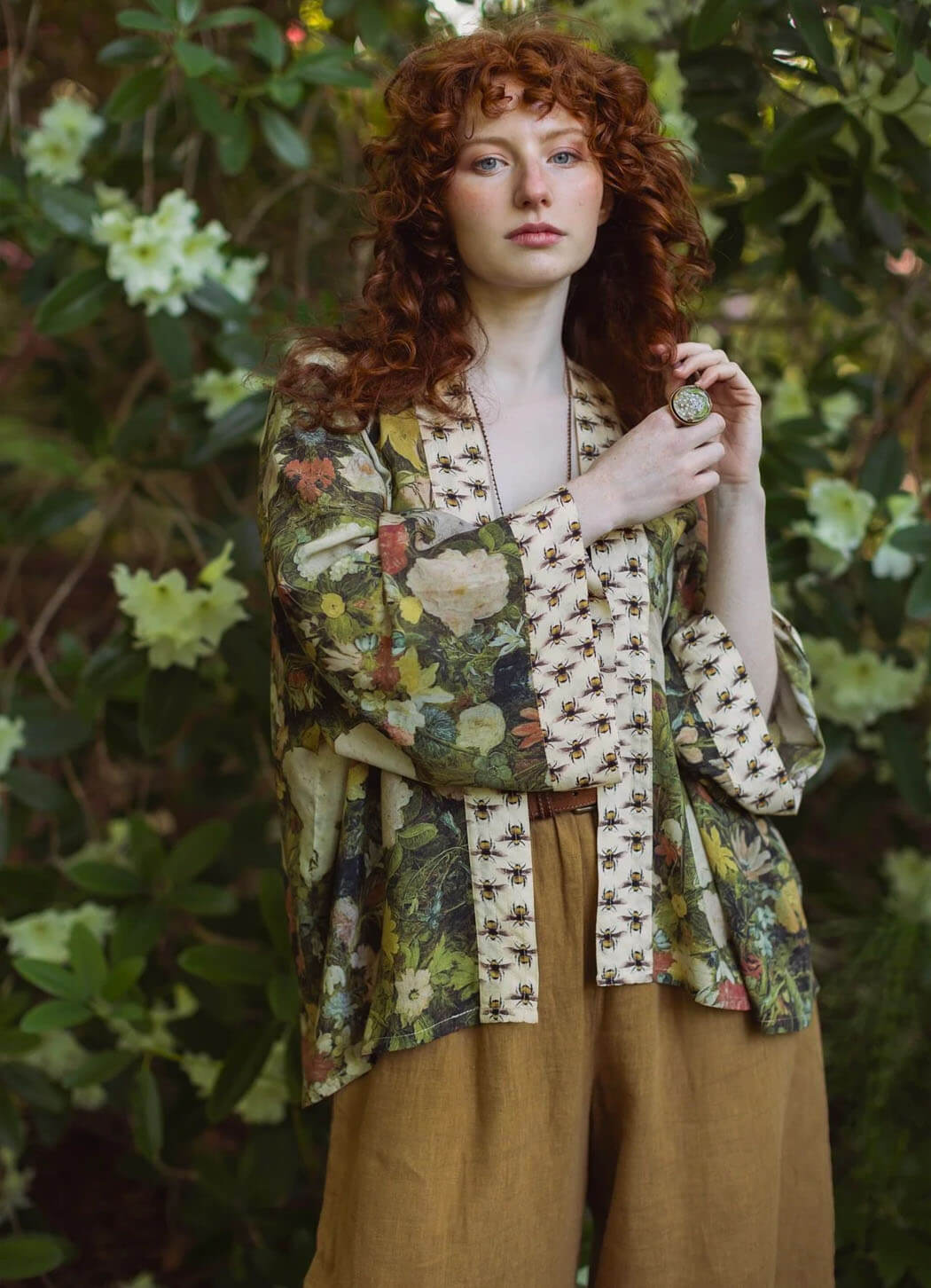 Market of Stars I Dream In Flowers Pixie Duster Cropped Kimono With Bees