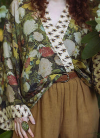 Market of Stars I Dream In Flowers Pixie Duster Cropped Kimono With Bees