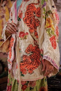Magnolia Pearl Birch Daigo Kimono