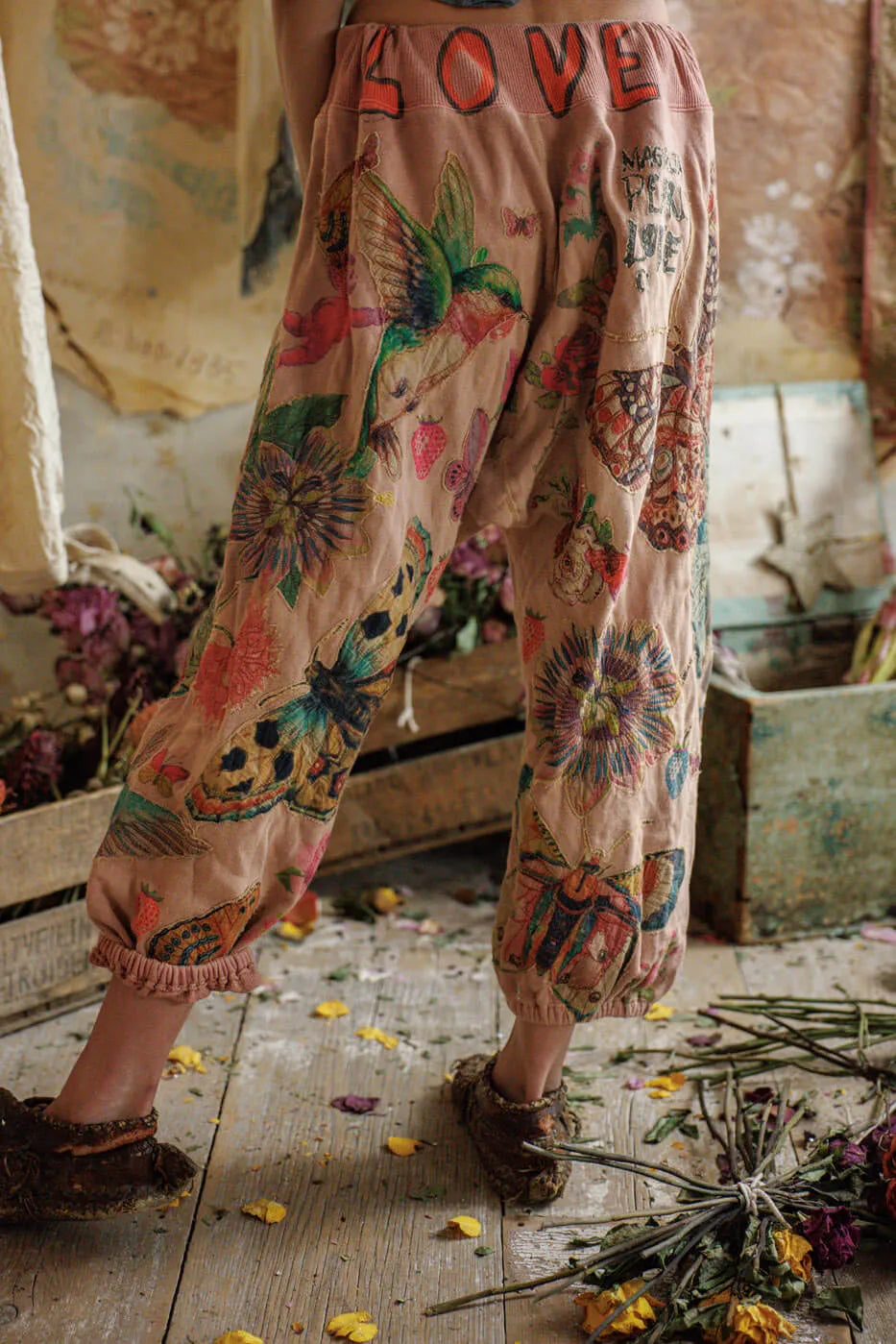 Magnolia Pearl Applique La Jolla Joggers