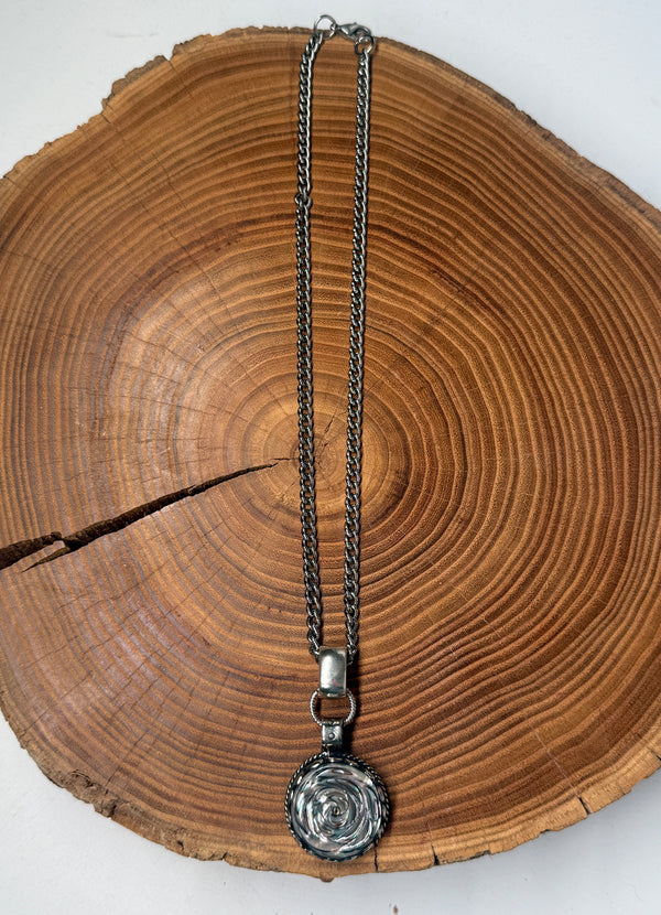 Belle Via Jewelry One-Of-A-Kind Small Abalone Flower Necklace