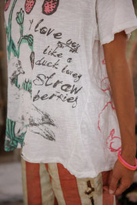 Magnolia Pearl Ducks Love Strawberries Tee