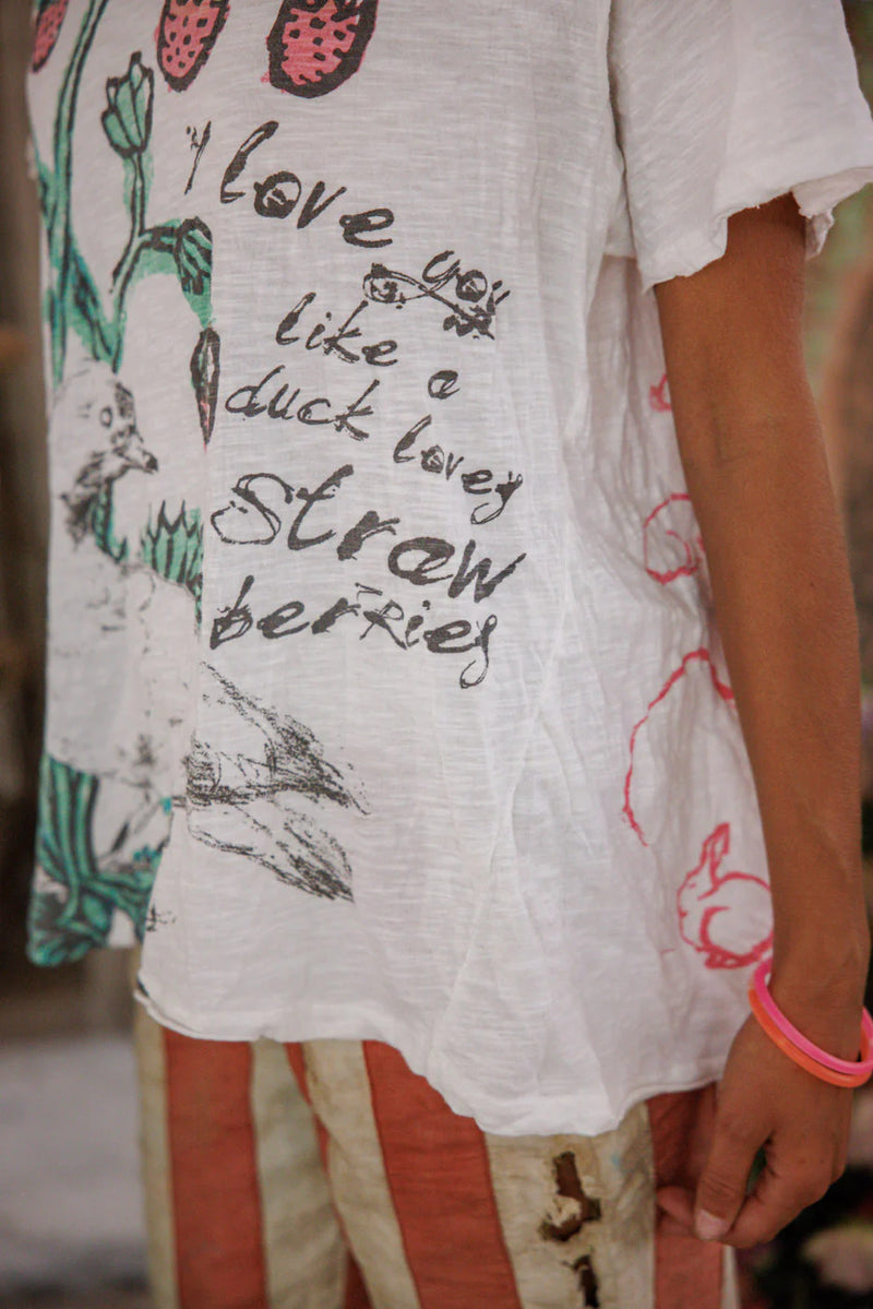 Magnolia Pearl Ducks Love Strawberries Tee