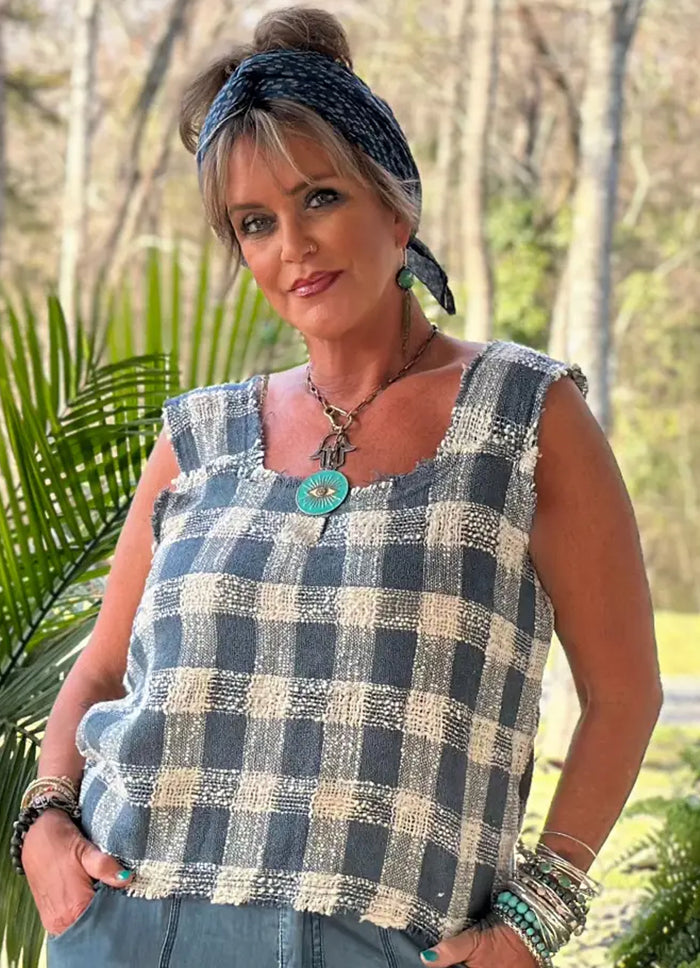 Jaded Gypsy Weaving About Tank